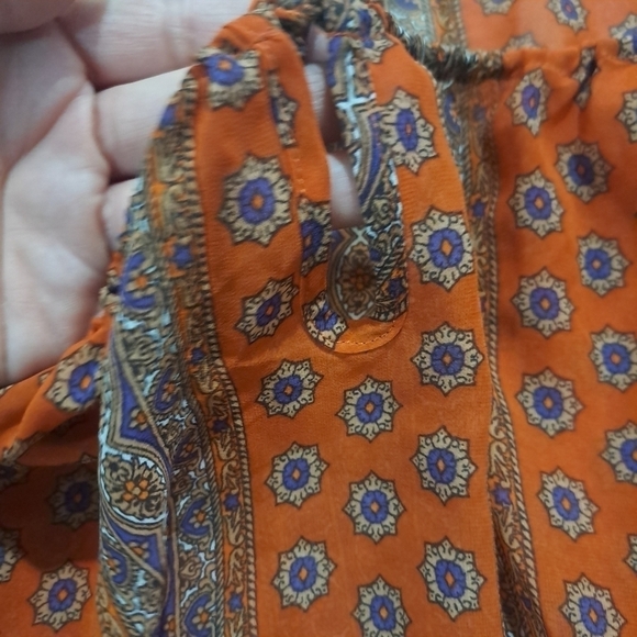 3 FOR 12 SALE Guess Boho Top Size Small - Picture 12 of 12